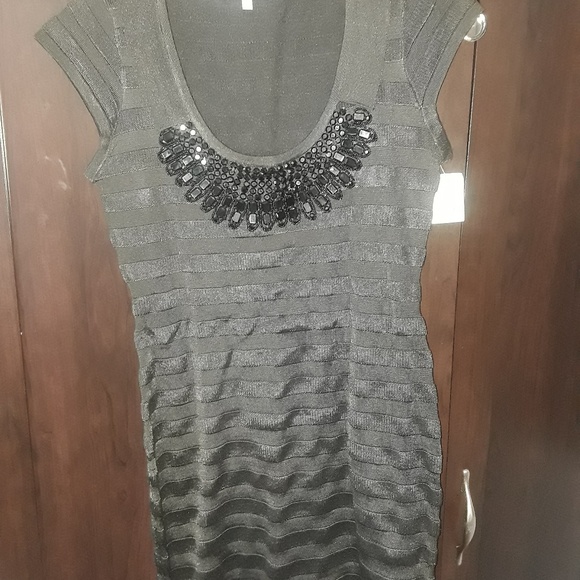 Dress - Picture 1 of 3